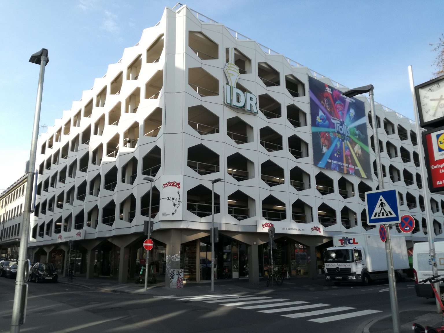 Das geschmückte Parkhaus Düsseldorf entdecken Das geschmückte Parkhaus Düsseldorf entdecken